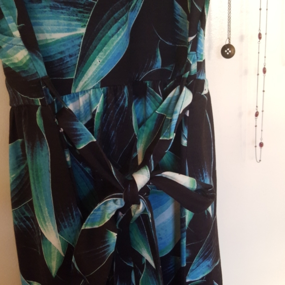 Dress - Picture 4 of 4